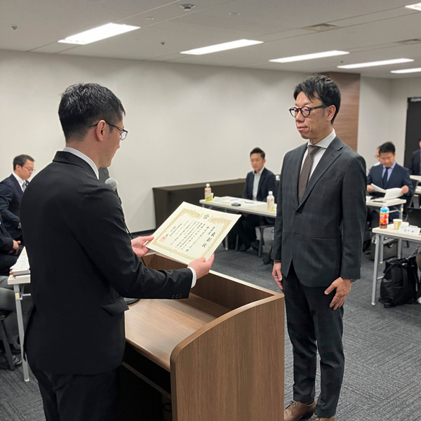 令和8年度警察庁電動車いす安全指導表彰 優秀賞 表彰式の様子