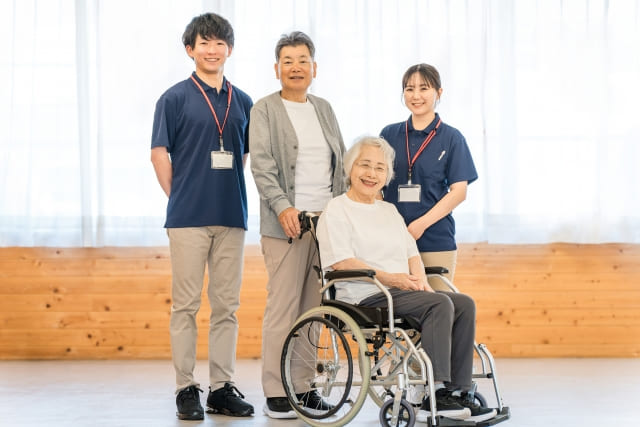 高齢者が通う「デイサービス」とは？