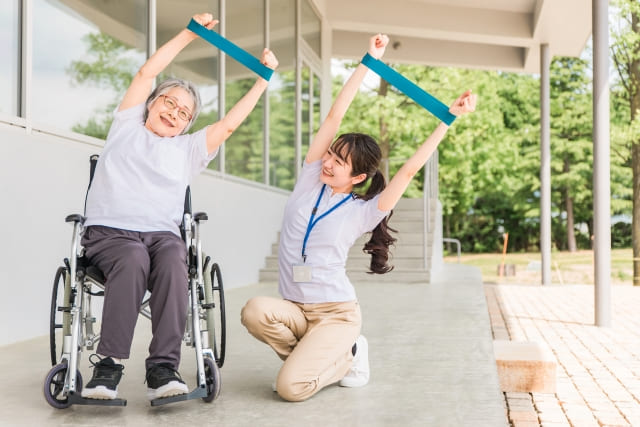 高齢者向けデイサービスの種類と特徴