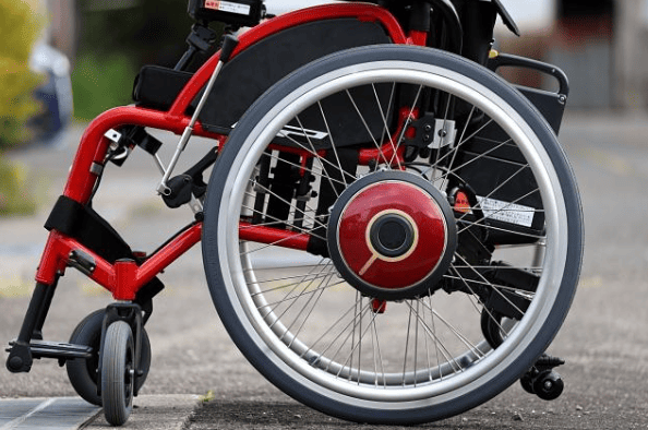 冬のトラブルを未然に防ぐ｜冬バッテリーの寿命と車体の点検ポイント