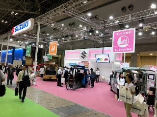 H.C.R 自動車メーカー各社のブース写真